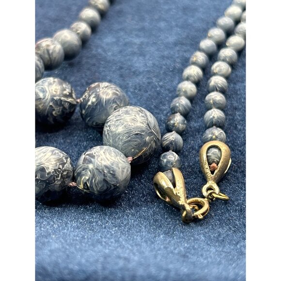 Vintage blue  Gray Swirl Beaded Necklace With Lobster Clasp - Picture 4 of 4